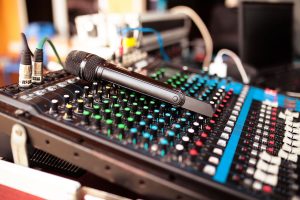 Cara Jasa Live Streaming Mengatasi Masalah Audio Noise