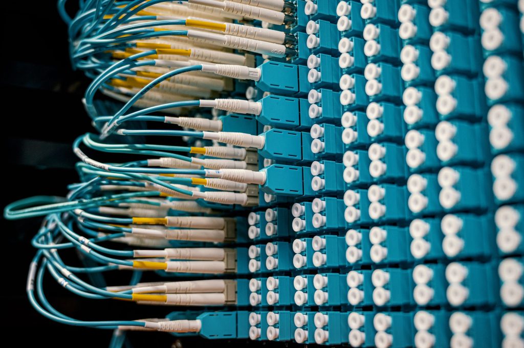 Vendor Video System: Integrasi Fiber Optic Jarak Jauh Pro