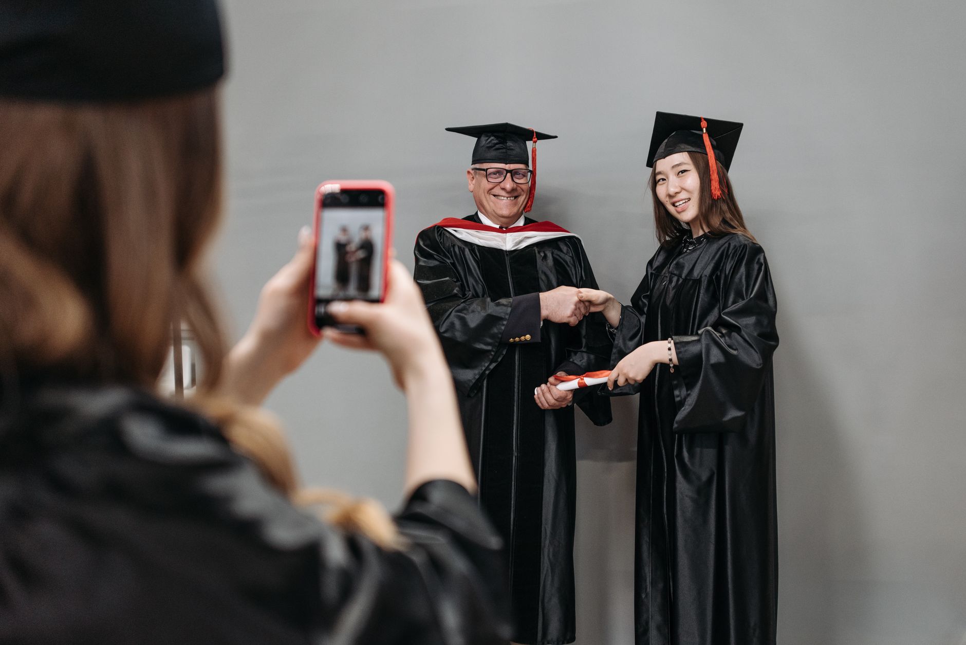 Penyiaran Wisuda: Kenangan Terbaik Lewat Sudut Pandang Pro