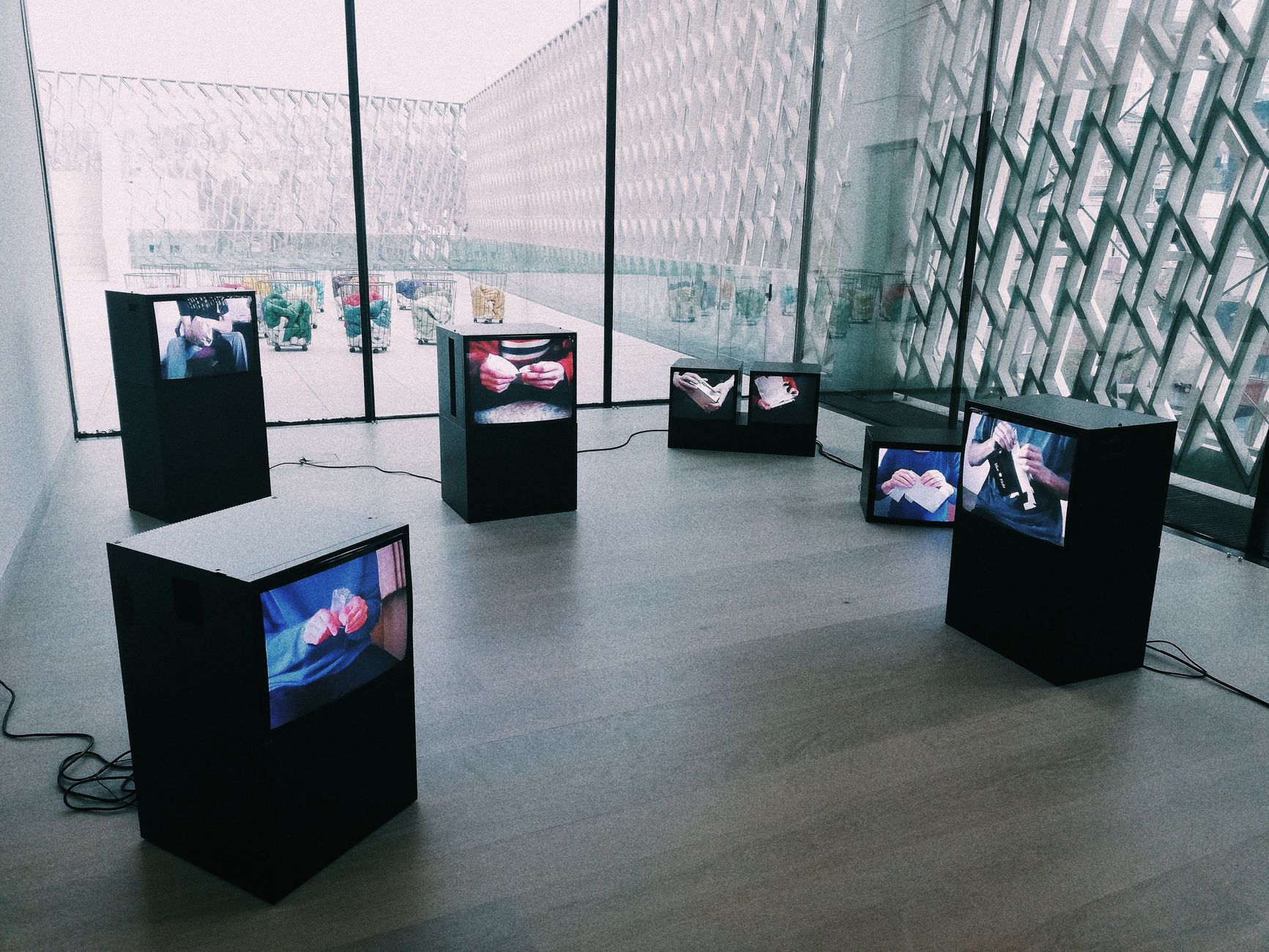 Penyewaan Monitor LED Besar: Solusi Visual Menarik untuk Pameran