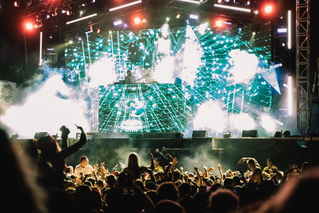 Tips Pilih Jarak Pandang LED Panel: Biar Audiens Gak Capek Nonton