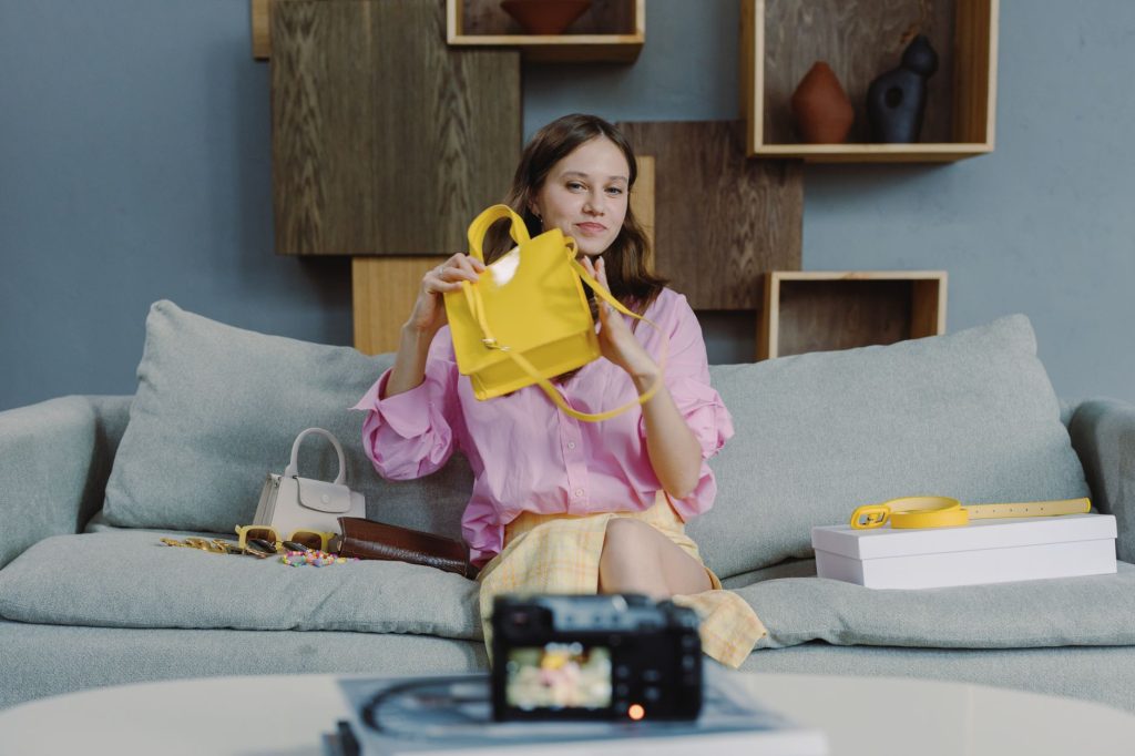 Jasa Live Shopping Professional: Tingkatkan Sales dengan Visual Pro
